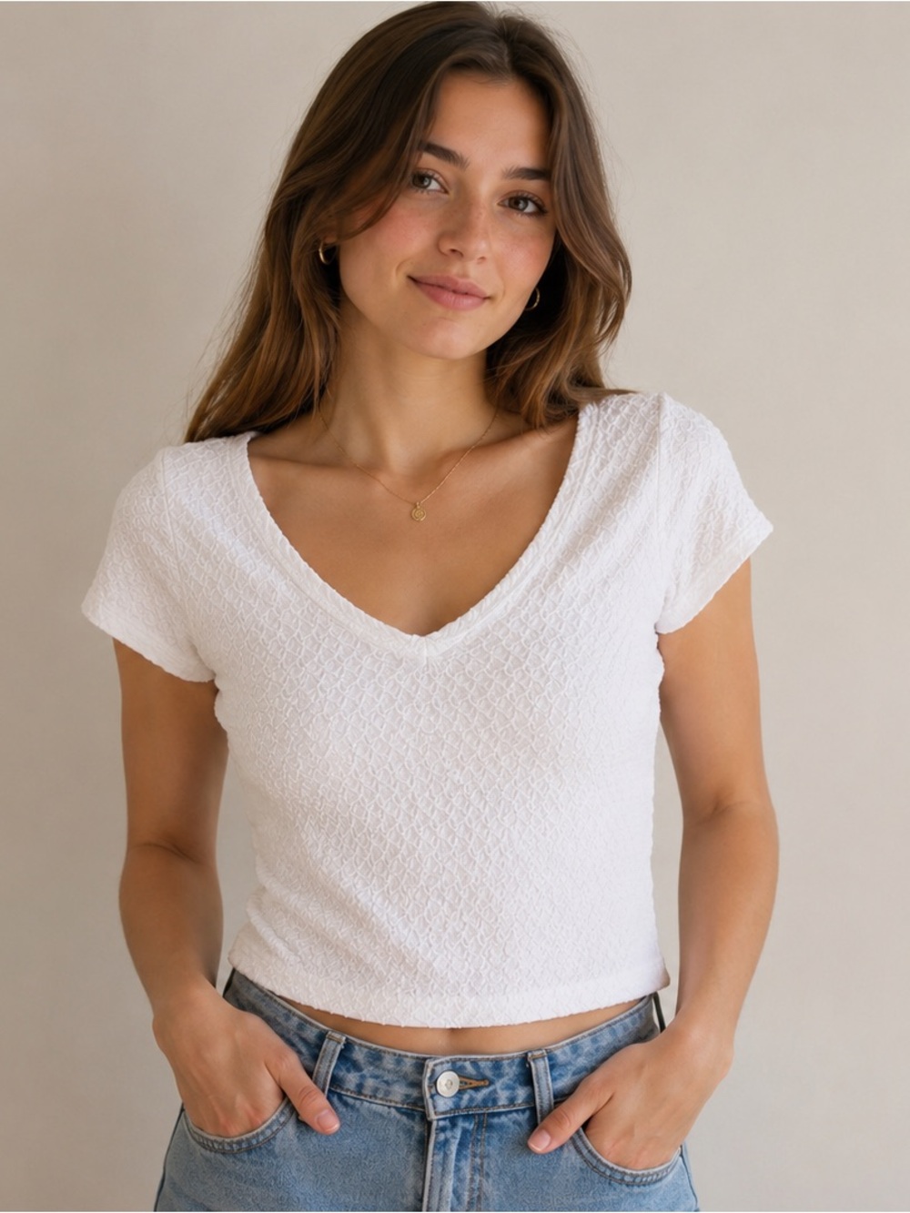 Hollister White Textured Crop Top V Neck Fitted Baby Tee Size Small